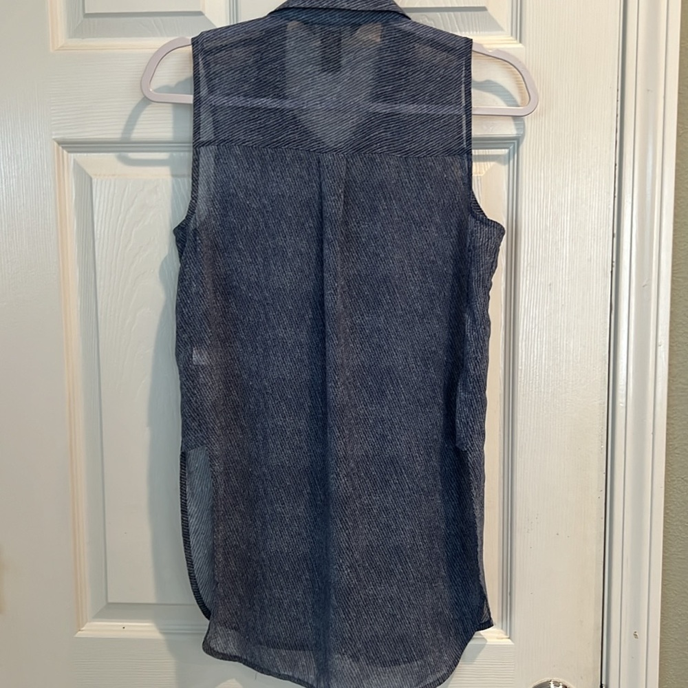 WHBM Sheer Denim-Blue Sleeveless Collar Button Down Top/Tunic Size XSP - Picture 5 of 6